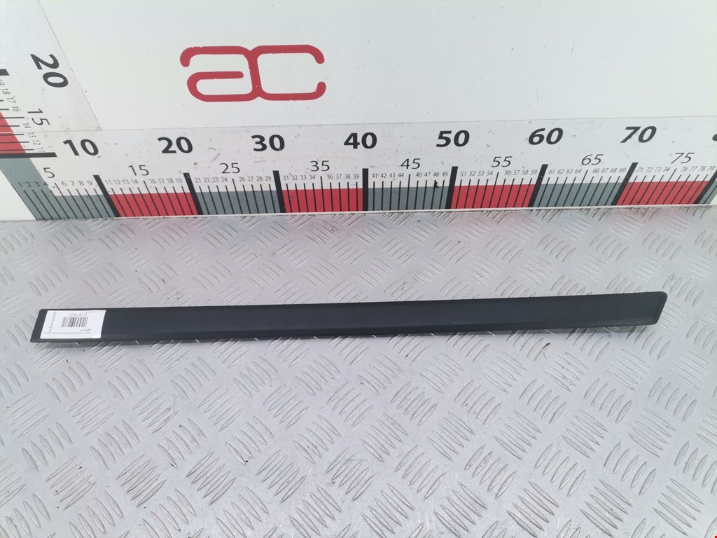 Накладка декоративная (молдинг) двери задней левой Ford Fiesta 5 (2002-2008)