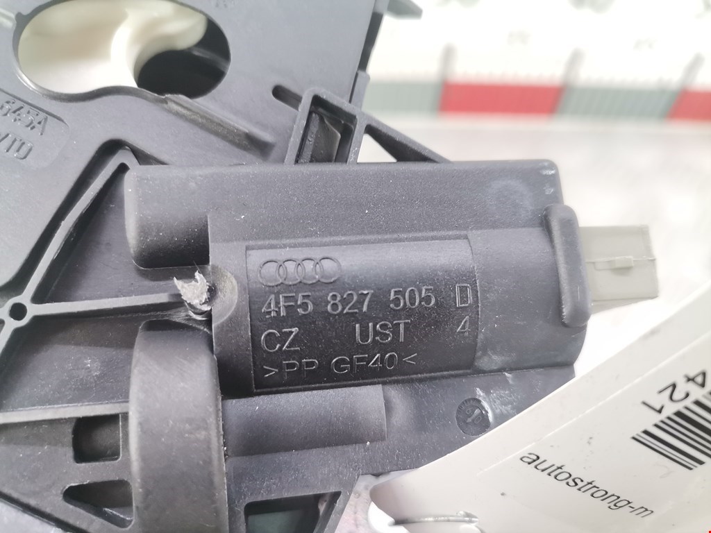 Замок багажника (крышки двери) AUDI A4 B8 2007-2015