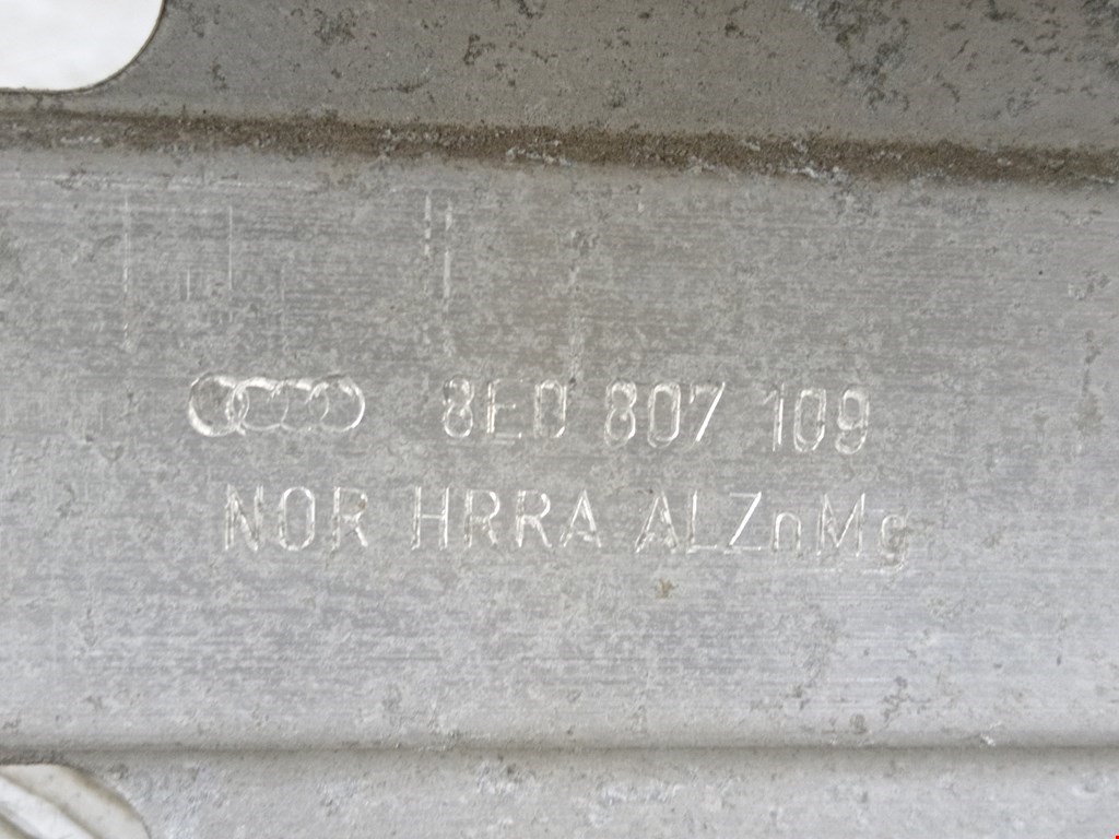 Усилитель переднего бампера (передний) AUDI A4 B6 2001-2005