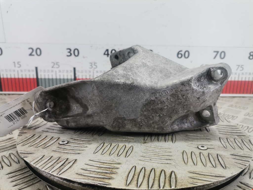 Кронштейн (крепление лапа) двигателя Audi A6 C5 (1997-2005)