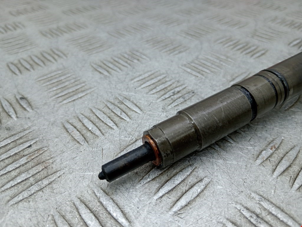 Форсунка дизельная электрическая VOLKSWAGEN Passat B6 2005-2011