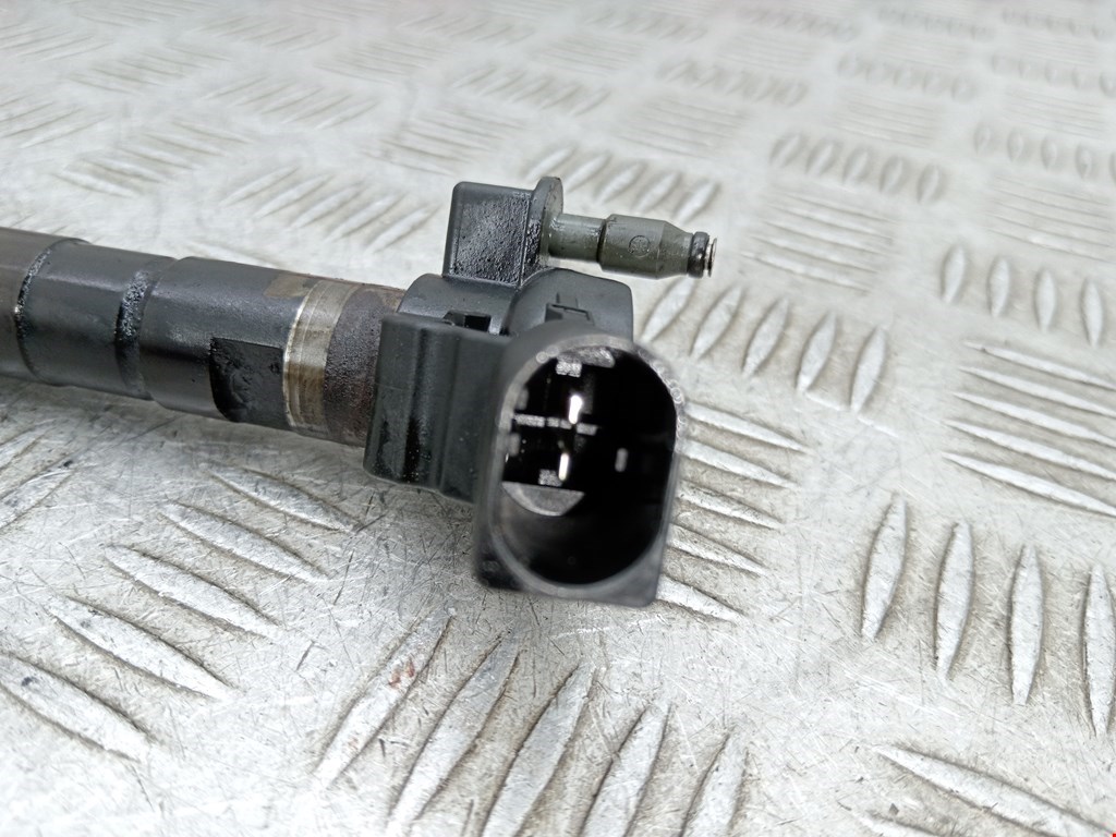 Форсунка дизельная электрическая VOLKSWAGEN Passat B6 2005-2011