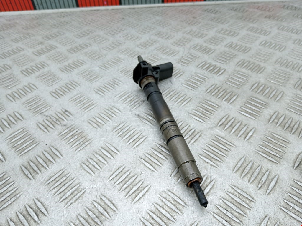 Форсунка дизельная электрическая VOLKSWAGEN Passat B6 2005-2011