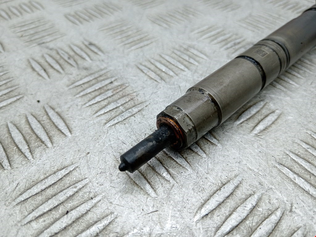 Форсунка дизельная электрическая VOLKSWAGEN Passat B6 2005-2011