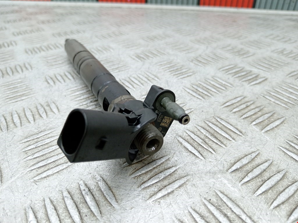 Форсунка дизельная электрическая VOLKSWAGEN Passat B6 2005-2011