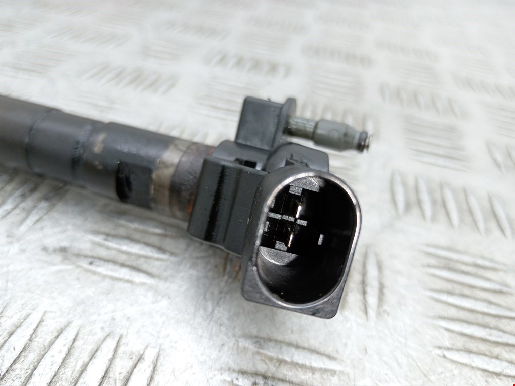 Форсунка дизельная электрическая VOLKSWAGEN Passat B6 2005-2011