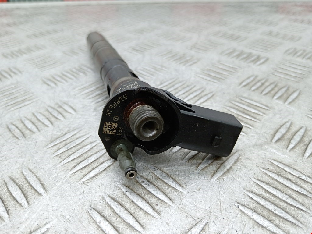 Форсунка дизельная электрическая VOLKSWAGEN Passat B6 2005-2011