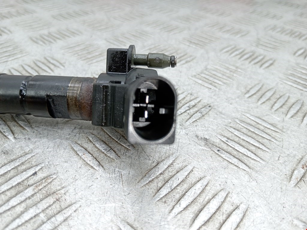 Форсунка дизельная электрическая VOLKSWAGEN Passat B6 2005-2011