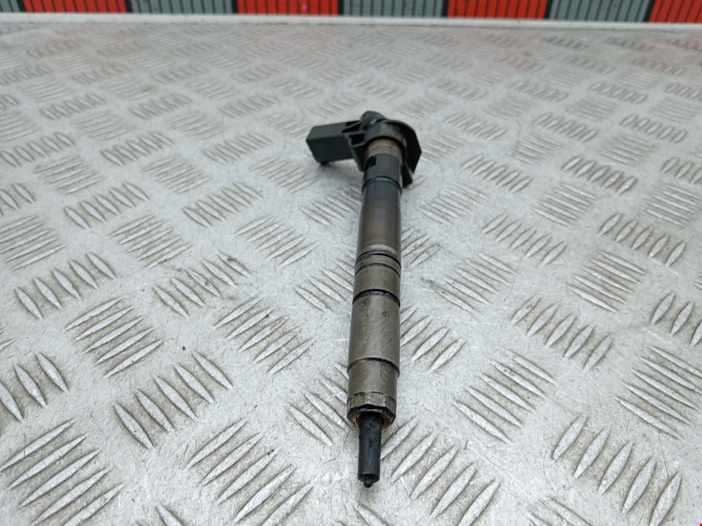 Форсунка дизельная электрическая VOLKSWAGEN Passat B6 2005-2011