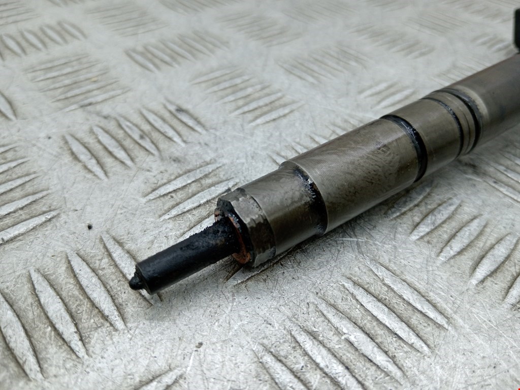 Форсунка дизельная электрическая VOLKSWAGEN Passat B6 2005-2011