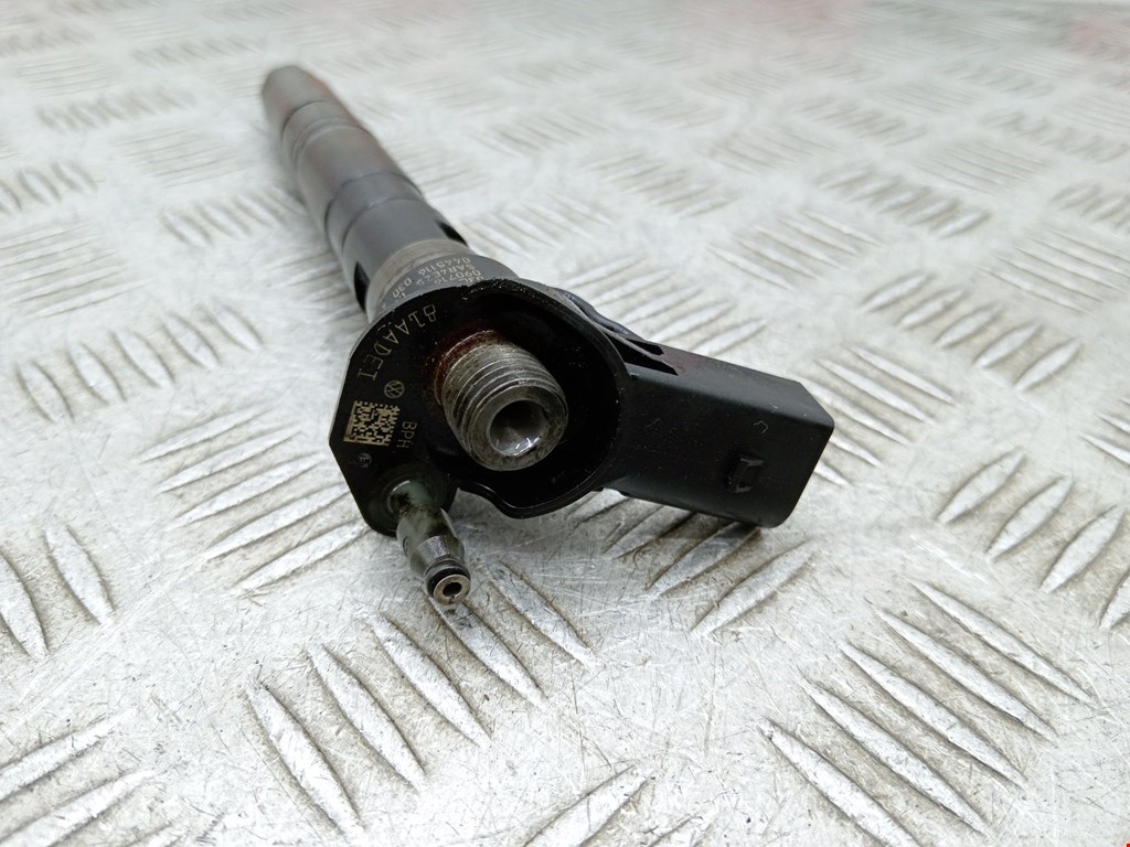 Форсунка дизельная электрическая VOLKSWAGEN Passat B6 2005-2011