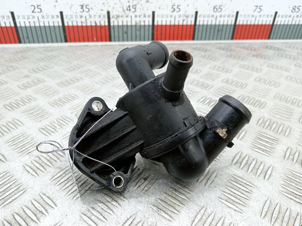 Корпус термостата VOLKSWAGEN Passat B6 2005-2011