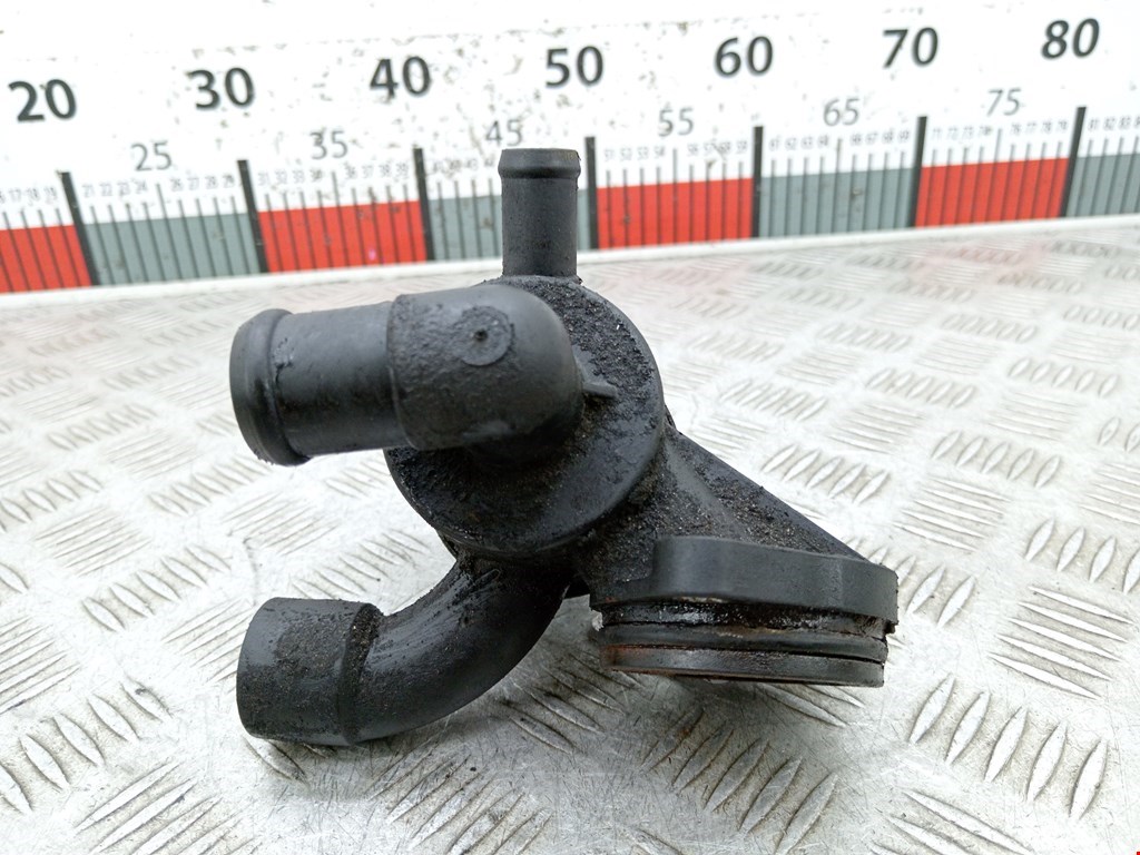 Корпус термостата VOLKSWAGEN Passat B6 2005-2011