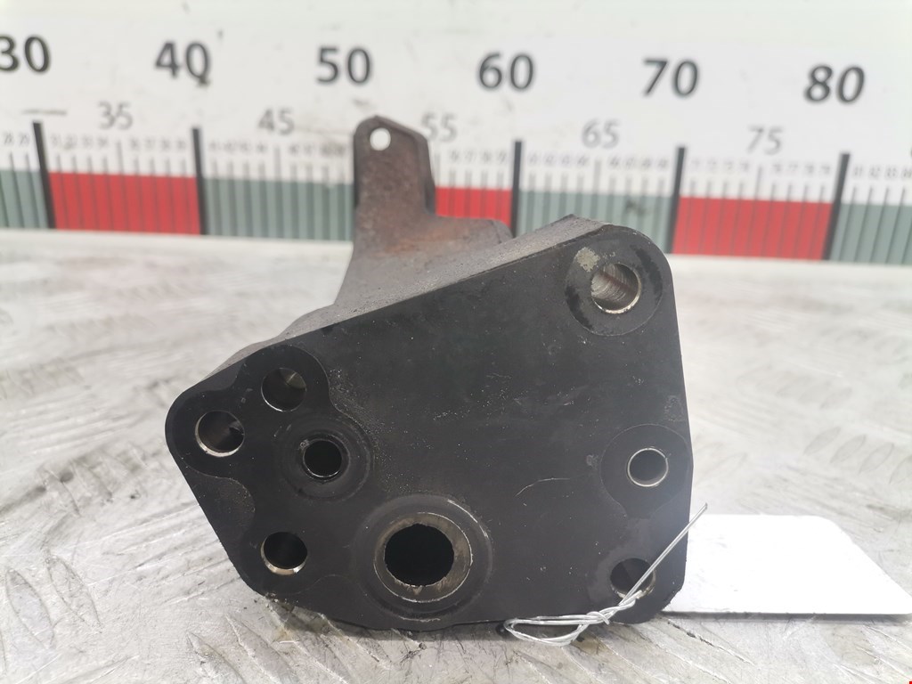 Кронштейн (крепление) турбины Mercedes CLS-Class (W219) (2004-2010)