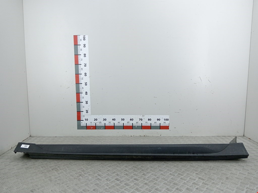 Накладка декоративная на порог правая Hyundai Tucson 3 (2015-2021)