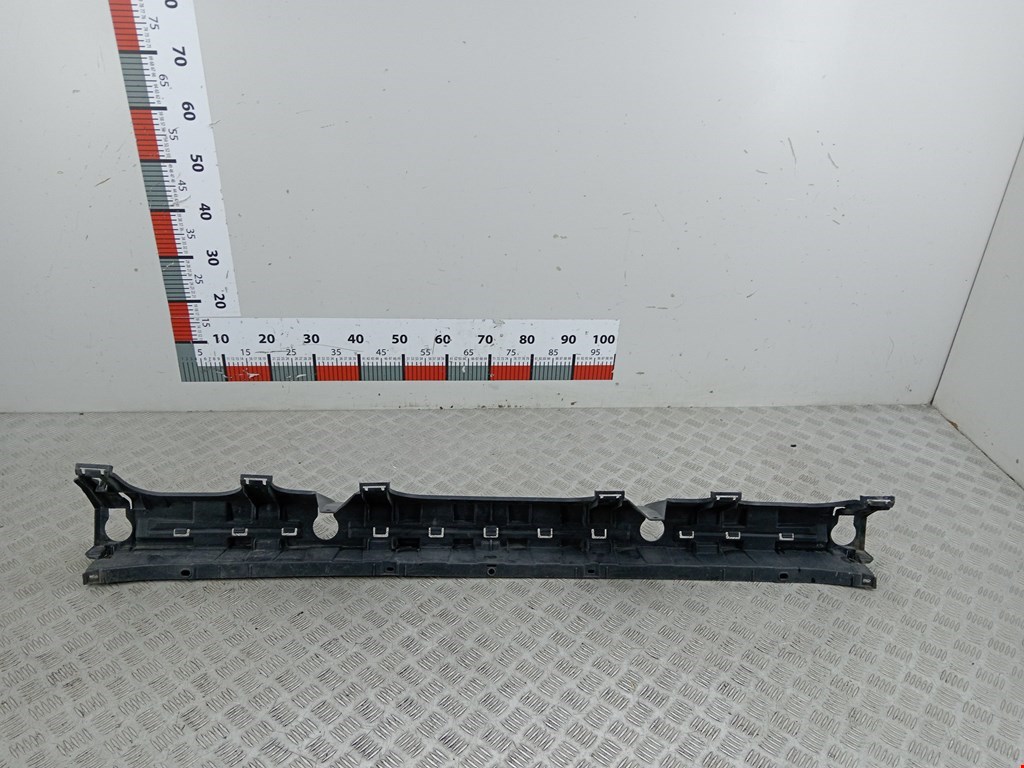 Кронштейн заднего бампера центральный MERCEDES-BENZ Sprinter 901-905/Classic 909 1995-2006