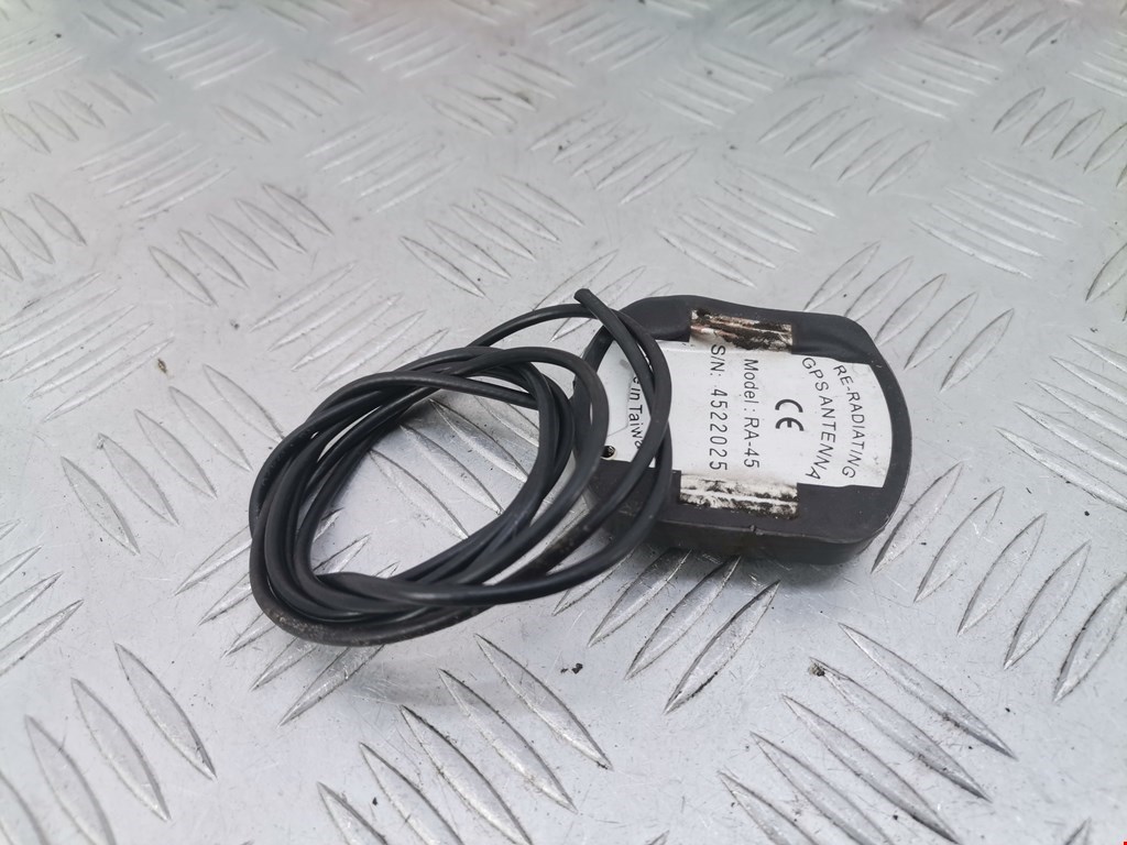 Антенна MERCEDES-BENZ S-Class IV W220 1998-2005