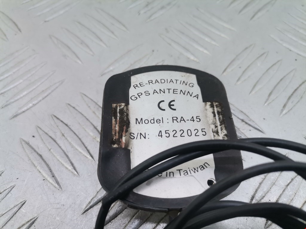 Антенна MERCEDES-BENZ S-Class IV W220 1998-2005