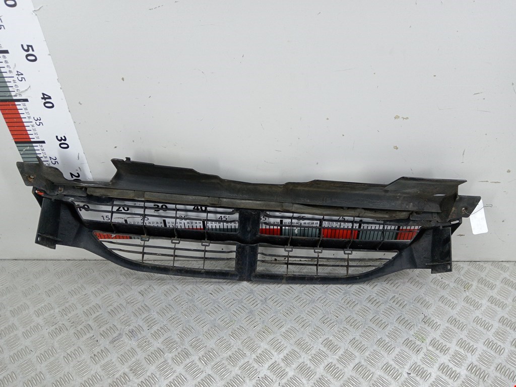 Решетка радиатора CHRYSLER Voyager III GS 1995-2000