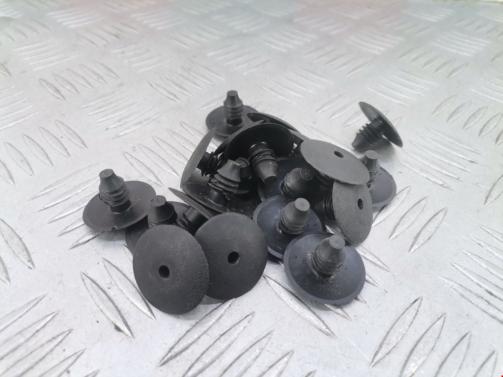 Клипсы SAAB 9-5 1997-2010