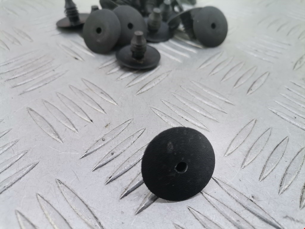 Клипсы SAAB 9-5 1997-2010