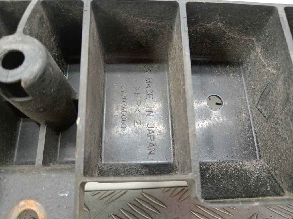 Кронштейн переднего бампера центральный SUBARU Legacy 2003-2009