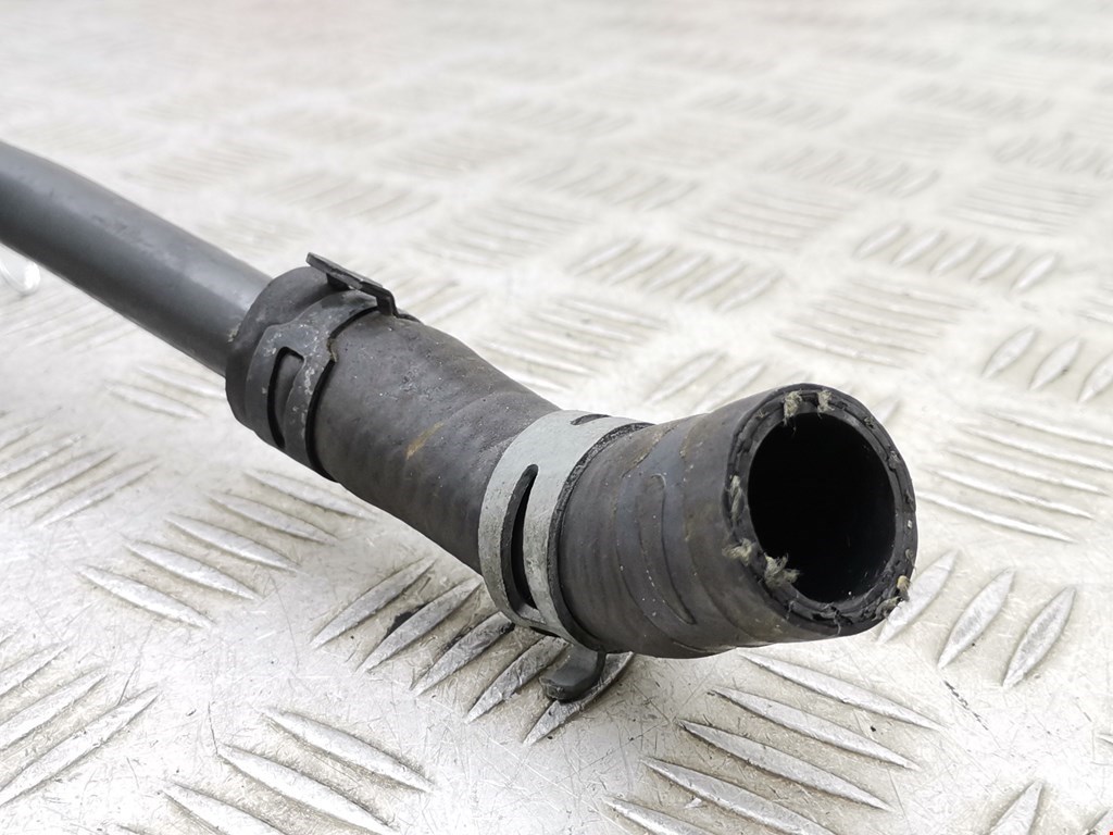 Патрубок AUDI A4 B8 2007-2015