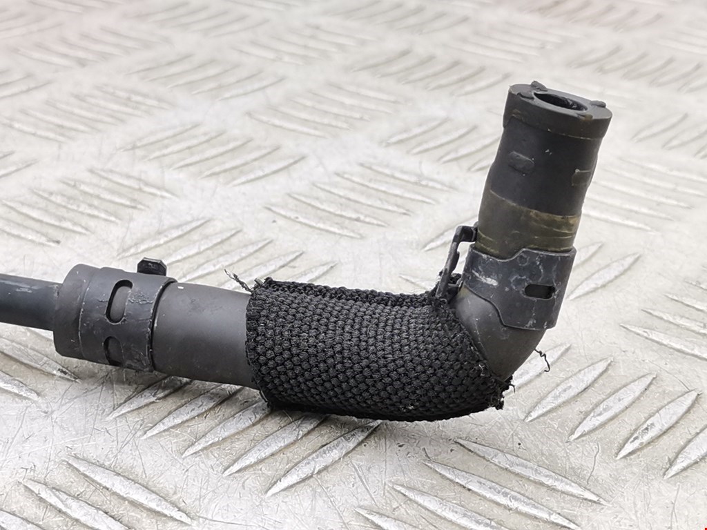 Патрубок AUDI A4 B8 2007-2015