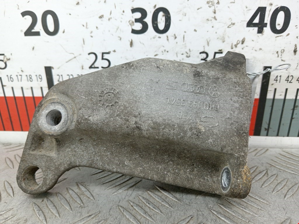 Кронштейн (крепление лапа) двигателя Volkswagen Polo 3 (1994-2002)