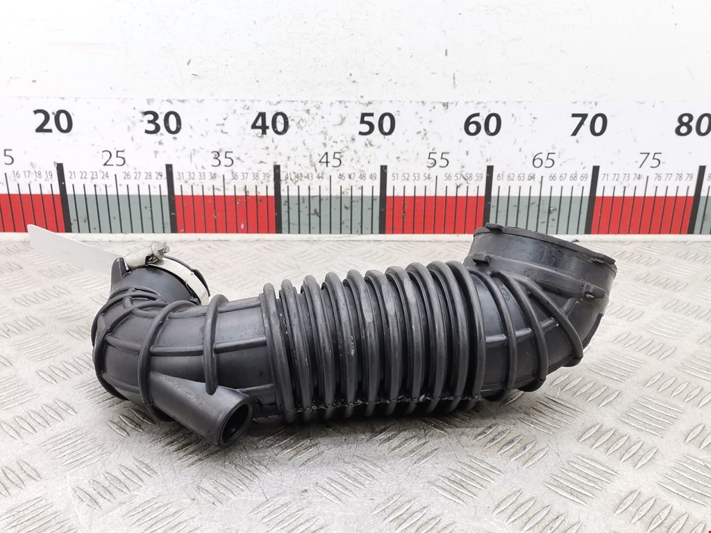 Патрубок воздушного фильтра AUDI A4 B8 2007-2015
