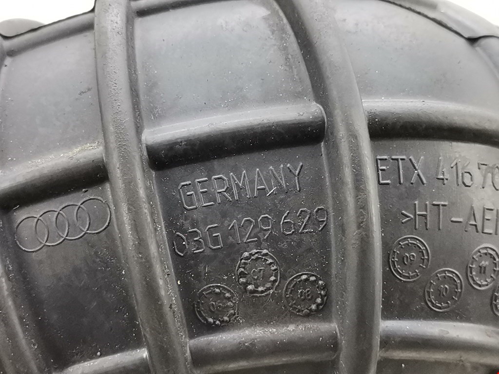 Патрубок воздушного фильтра AUDI A4 B8 2007-2015