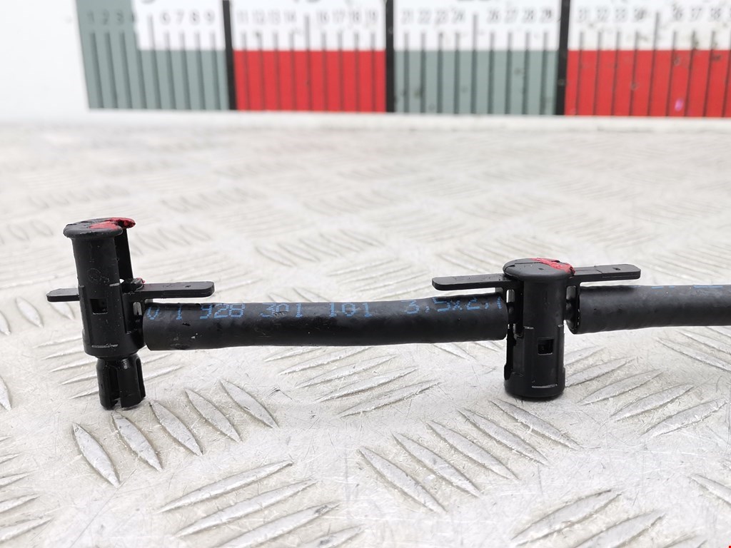 Трубка топливная AUDI A4 B8 2007-2015