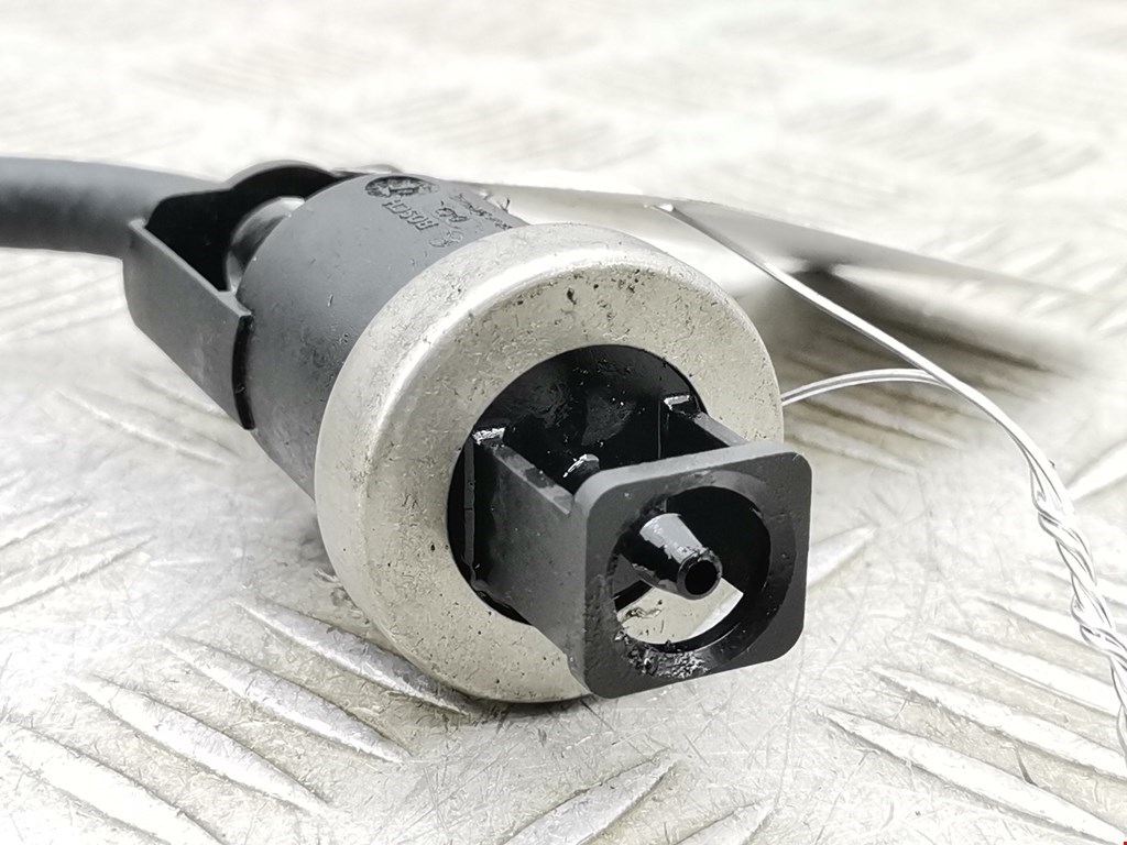 Трубка топливная AUDI A4 B8 2007-2015