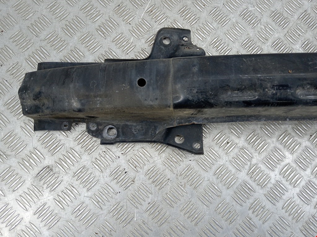 Усилитель переднего бампера (передний) VOLKSWAGEN Golf IV 1997-2003