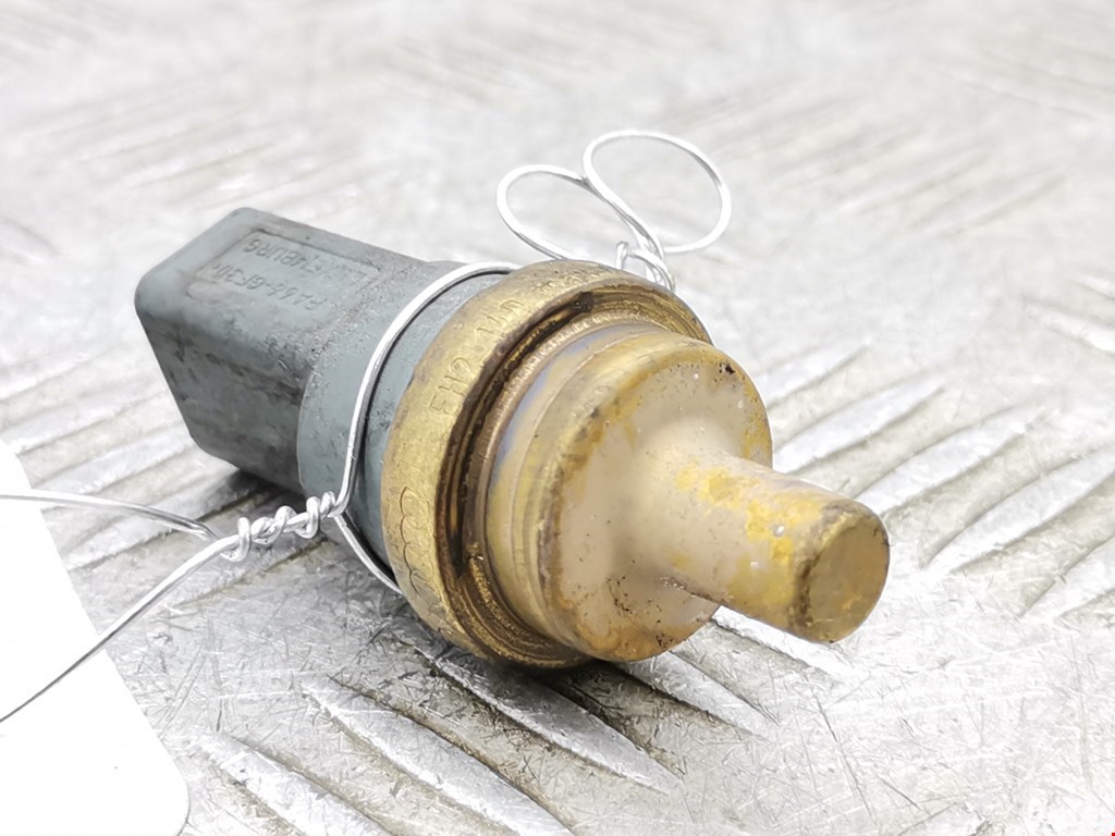 Датчик температуры (охлаждающей жидкости) AUDI A4 B8 2007-2015