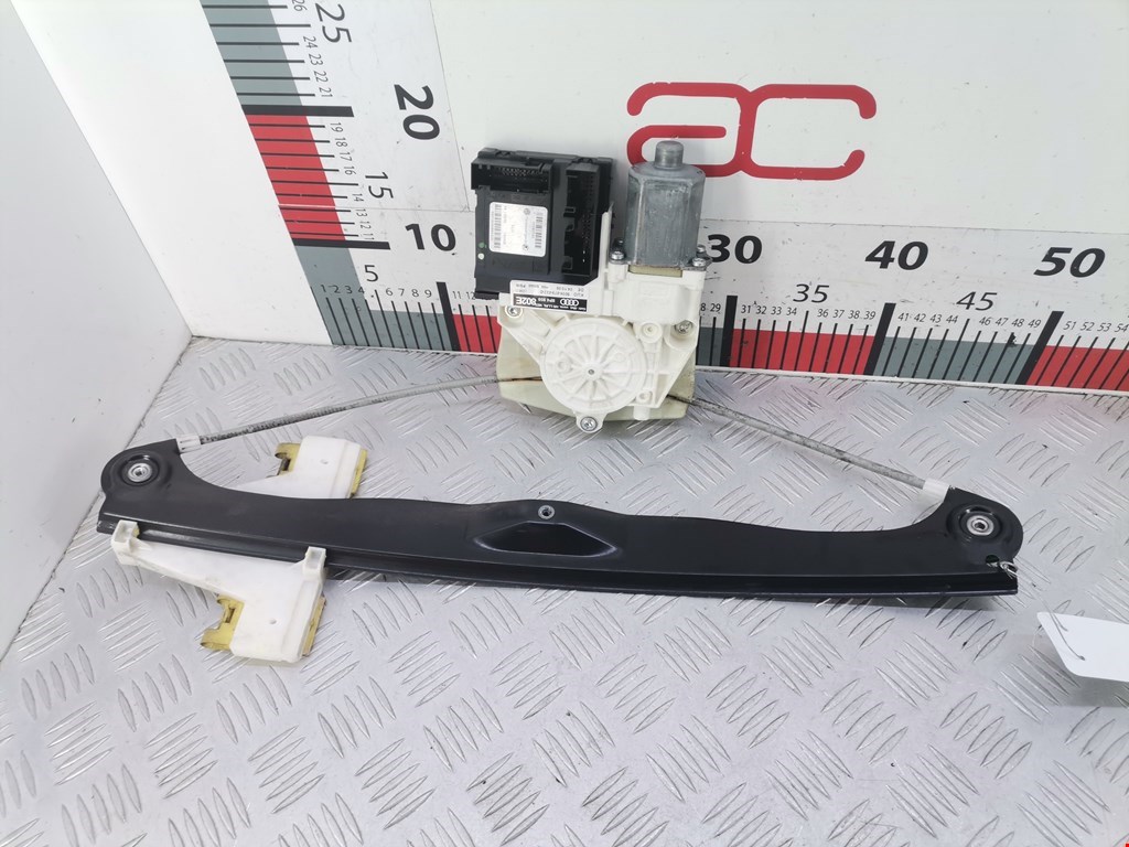 Стеклоподъемник задний правый AUDI A3 8P 2003-2013