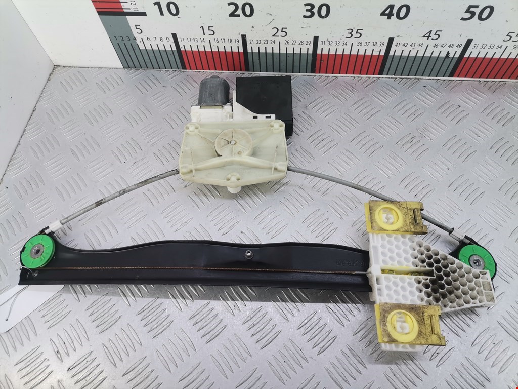 Стеклоподъемник задний правый AUDI A3 8P 2003-2013