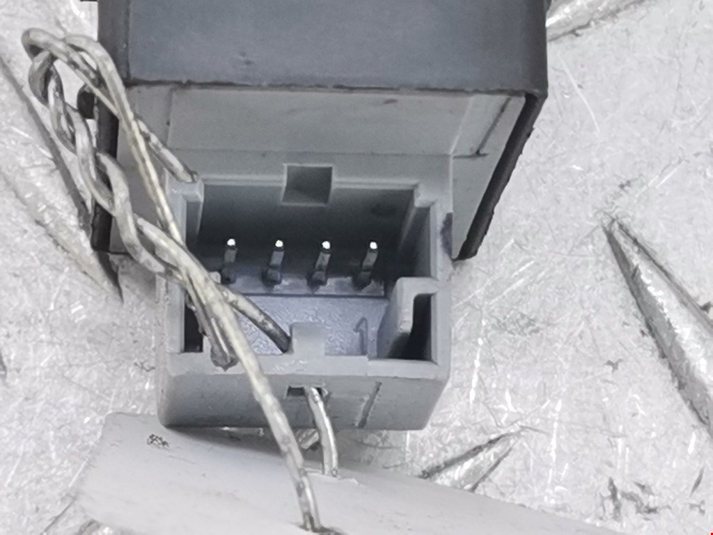 Кнопка стеклоподъемника AUDI A3 8P 2003-2013