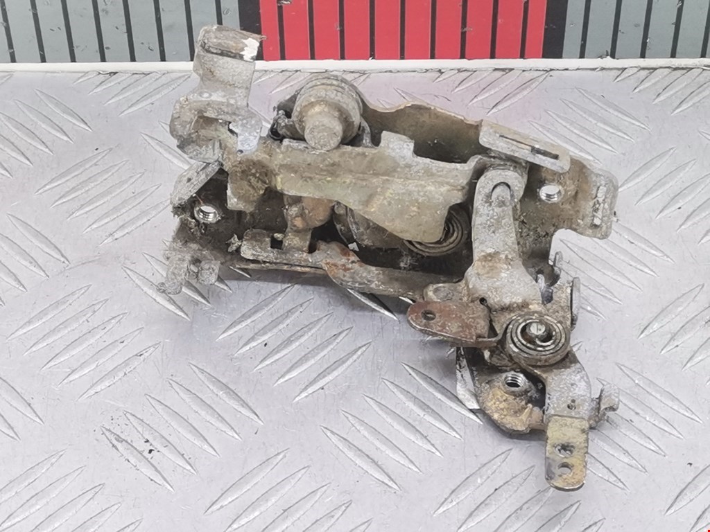 Замок двери передней правой VOLKSWAGEN LT 1975-1996