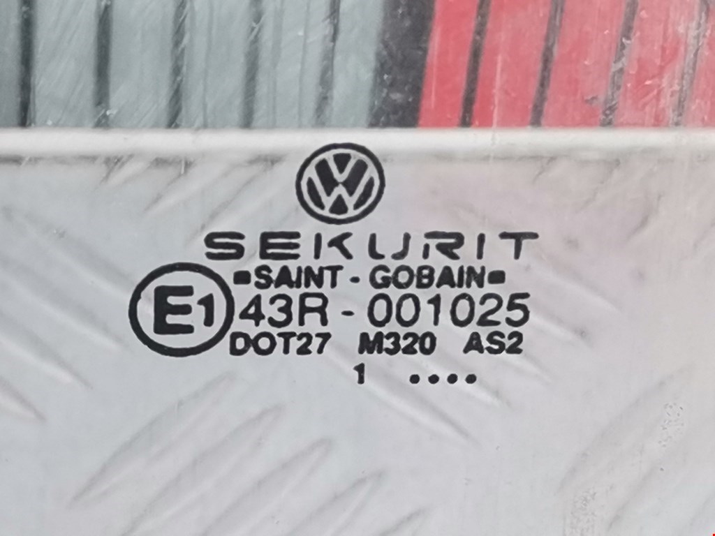 Стекло двери переднее правое VOLKSWAGEN LT 1975-1996