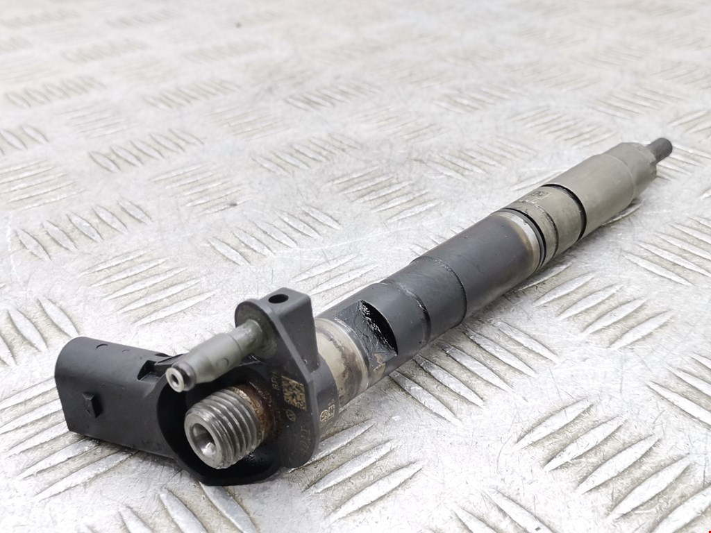 Форсунка дизельная электрическая VOLKSWAGEN Passat B6 2005-2011