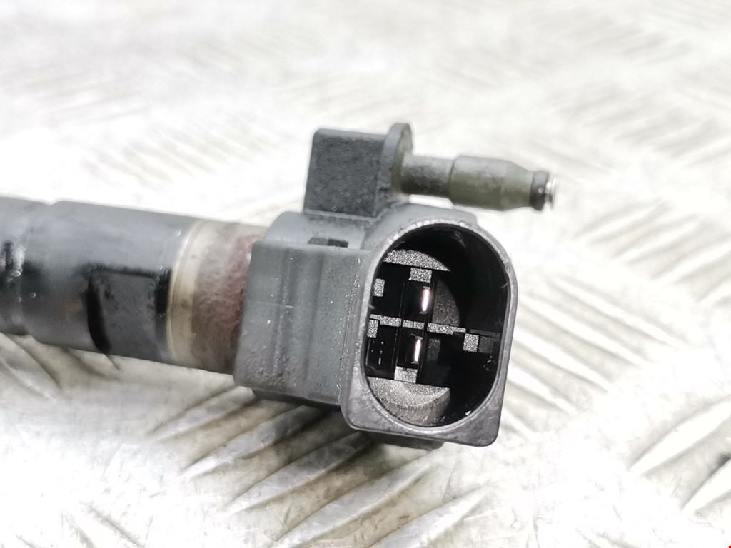 Форсунка дизельная электрическая VOLKSWAGEN Passat B6 2005-2011
