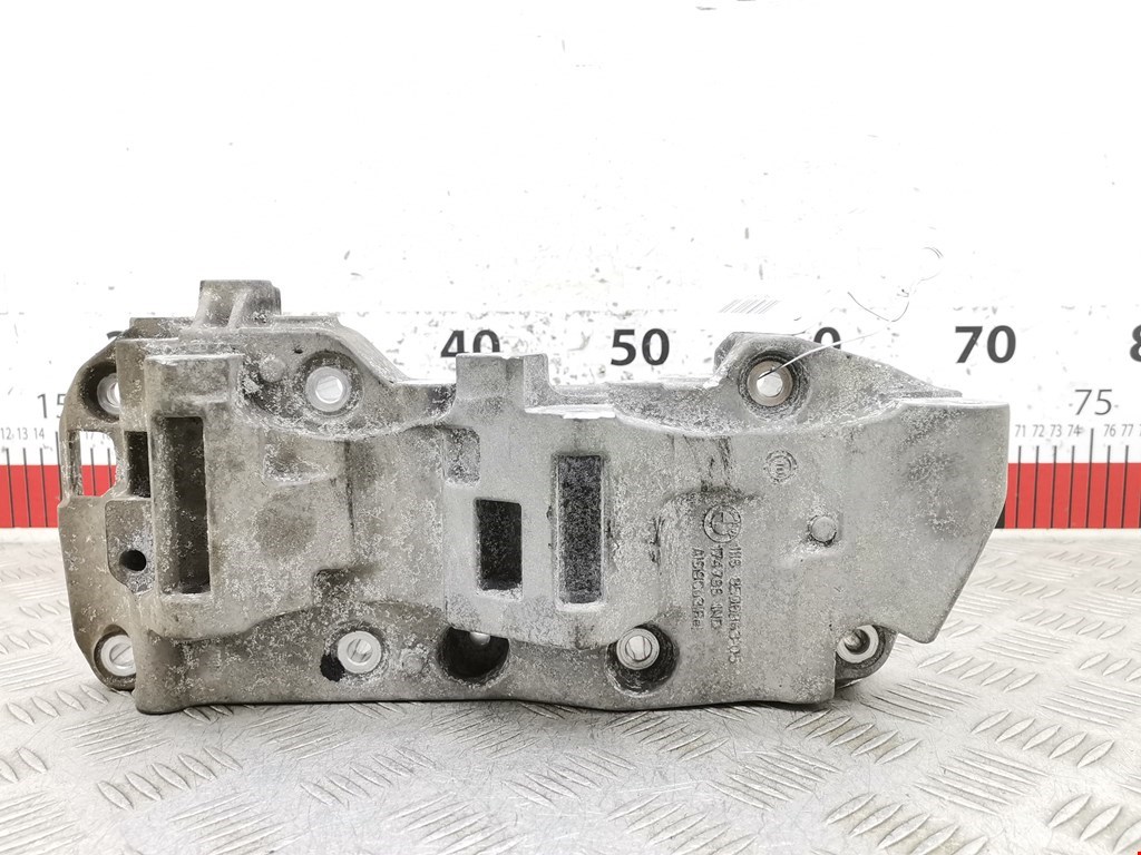 Кронштейн генератора BMW 3er E90/E91 2005-2012