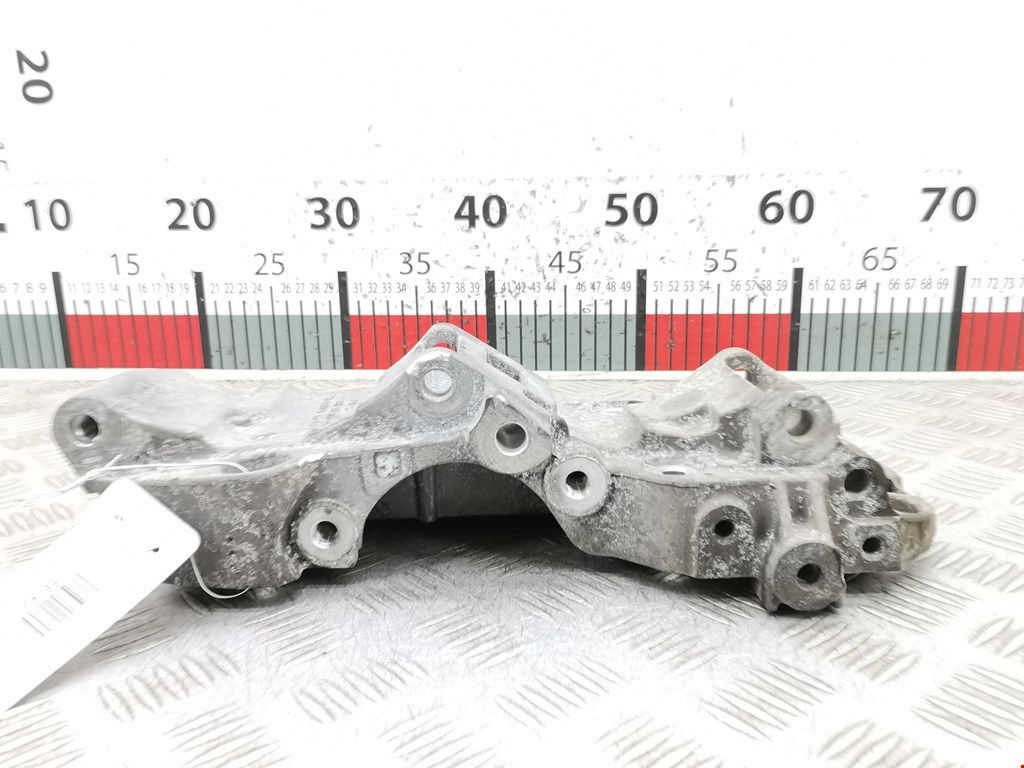 Кронштейн генератора BMW 3er E90/E91 2005-2012