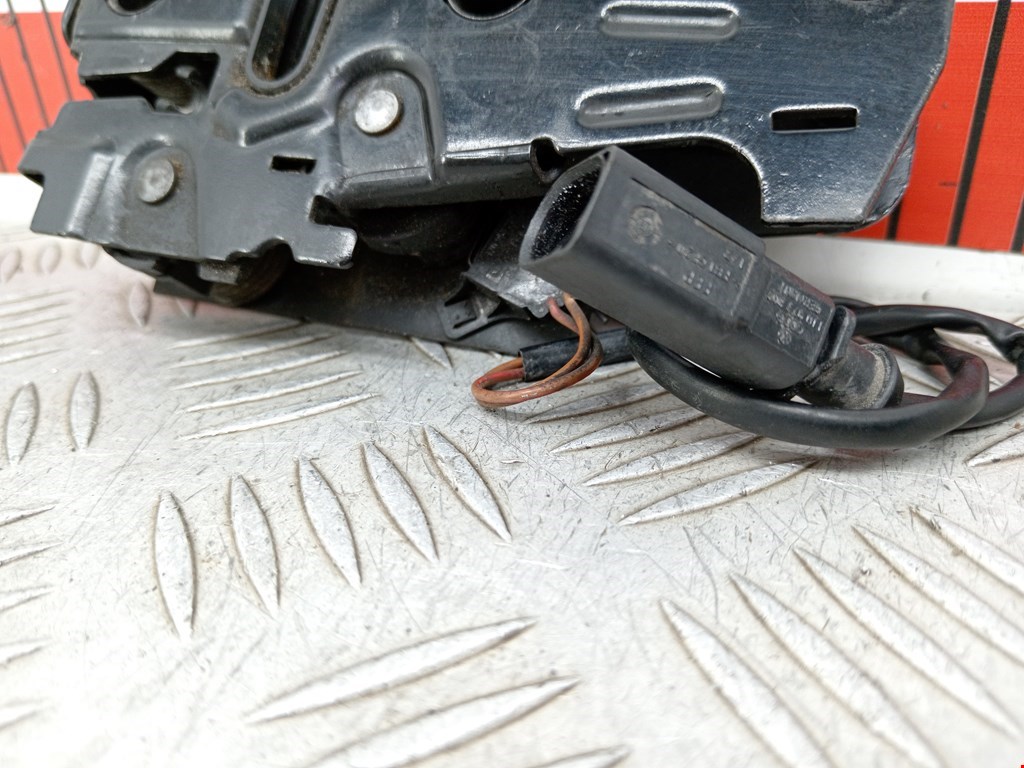 Замок капота SKODA Octavia A5 1Z- 2004-2013