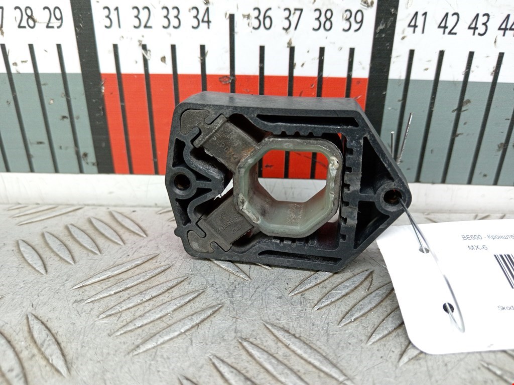 Кронштейн (крепление) радиатора SKODA Octavia A5 1Z- 2004-2013