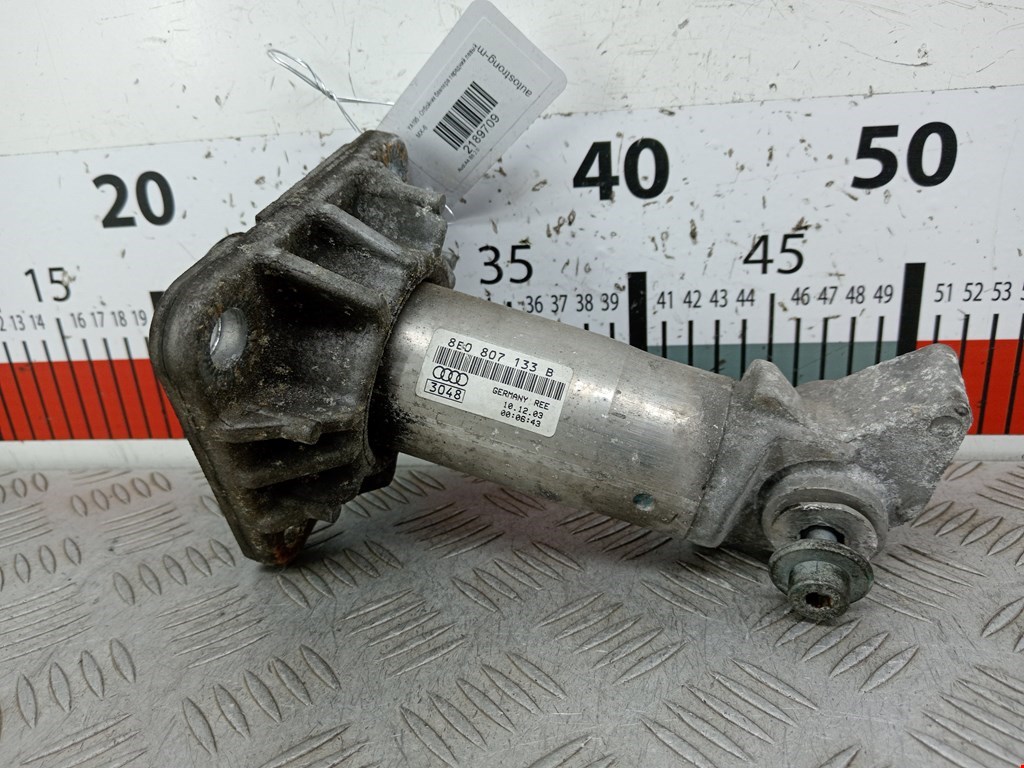 Отбойник бампера передний левый Audi A4 B6 (2000-2006)