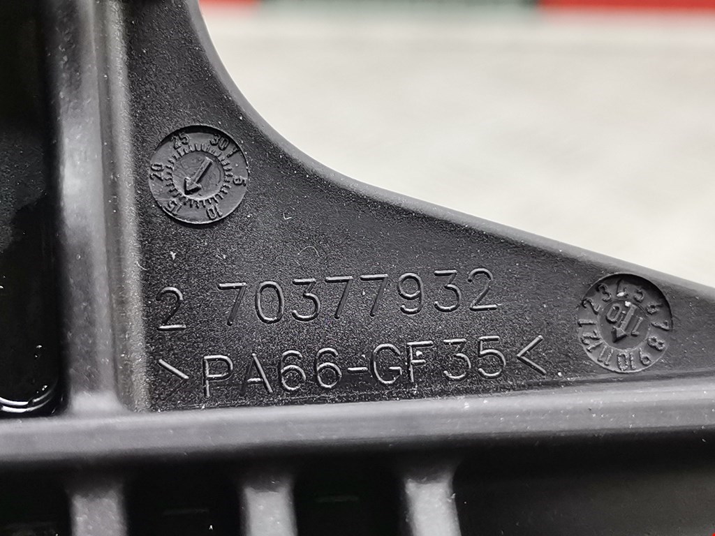 Корпус масляного фильтра BMW 3er E90/E91 2005-2012