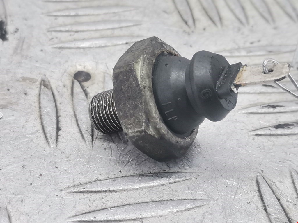 Датчик давления масла VOLKSWAGEN Golf IV 1997-2003