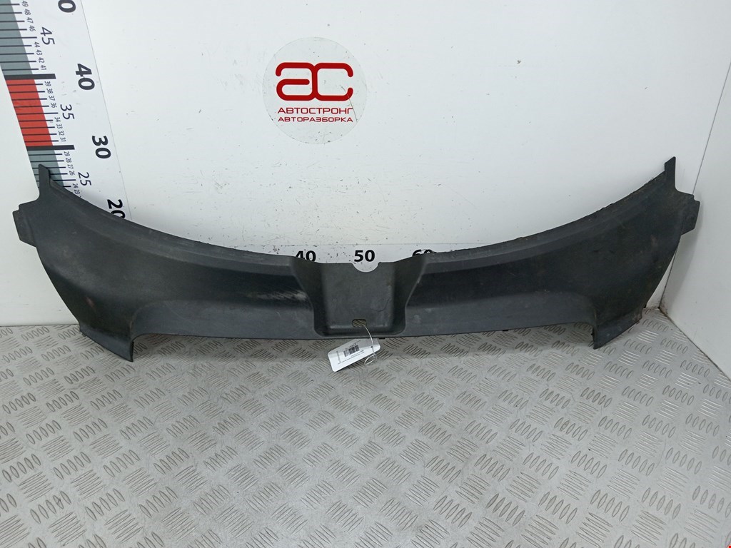 Накладка декоративная под капот (кожух замка капота и прочие) Audi A6 C6 (2004-2011)